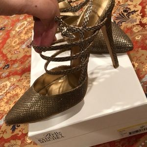 Strappy Heels. Iridescent natural gold tone. 10M